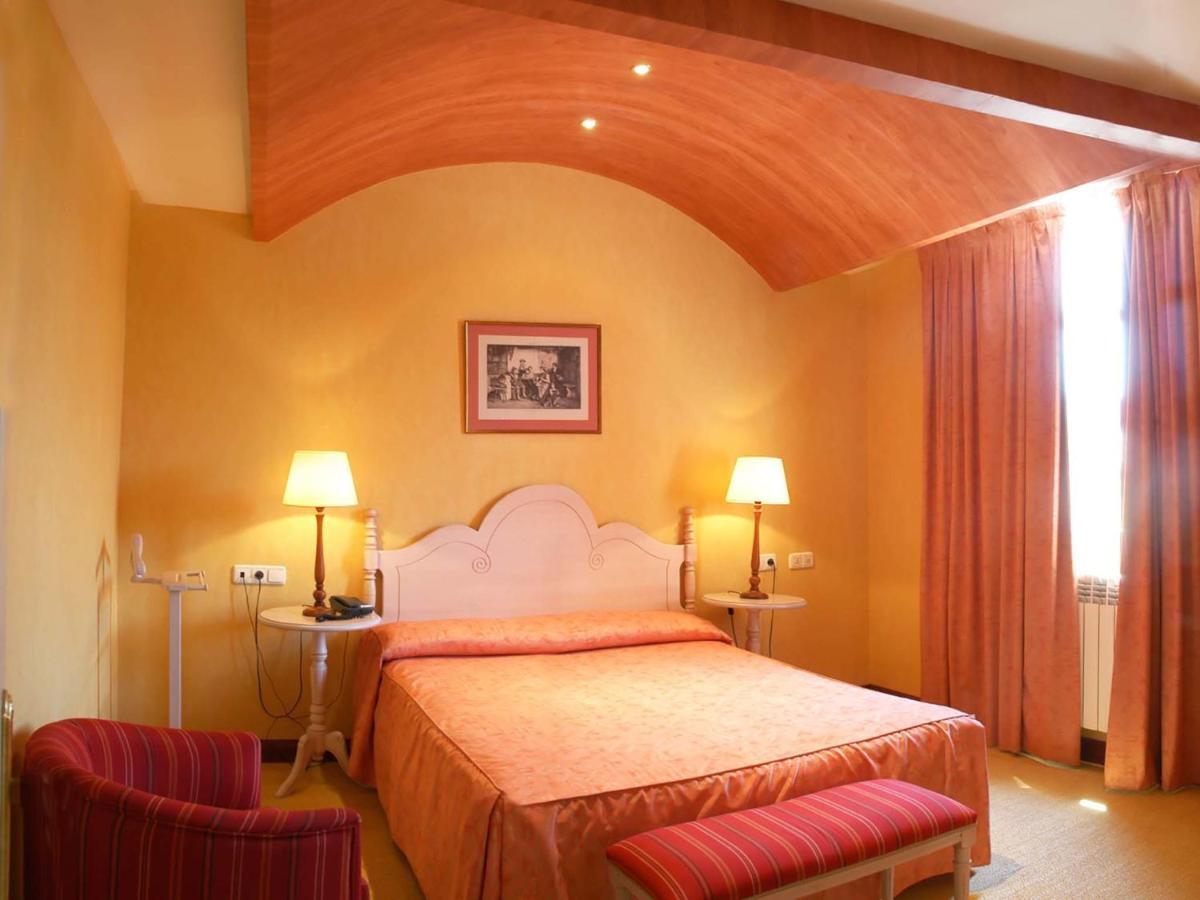 Hotel San Camilo Navarrete Chambre photo